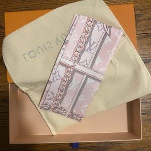 BRAND NEW Louis Vuitton Carre Scarf Twilly